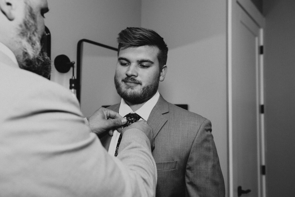 The Wells B&W-06