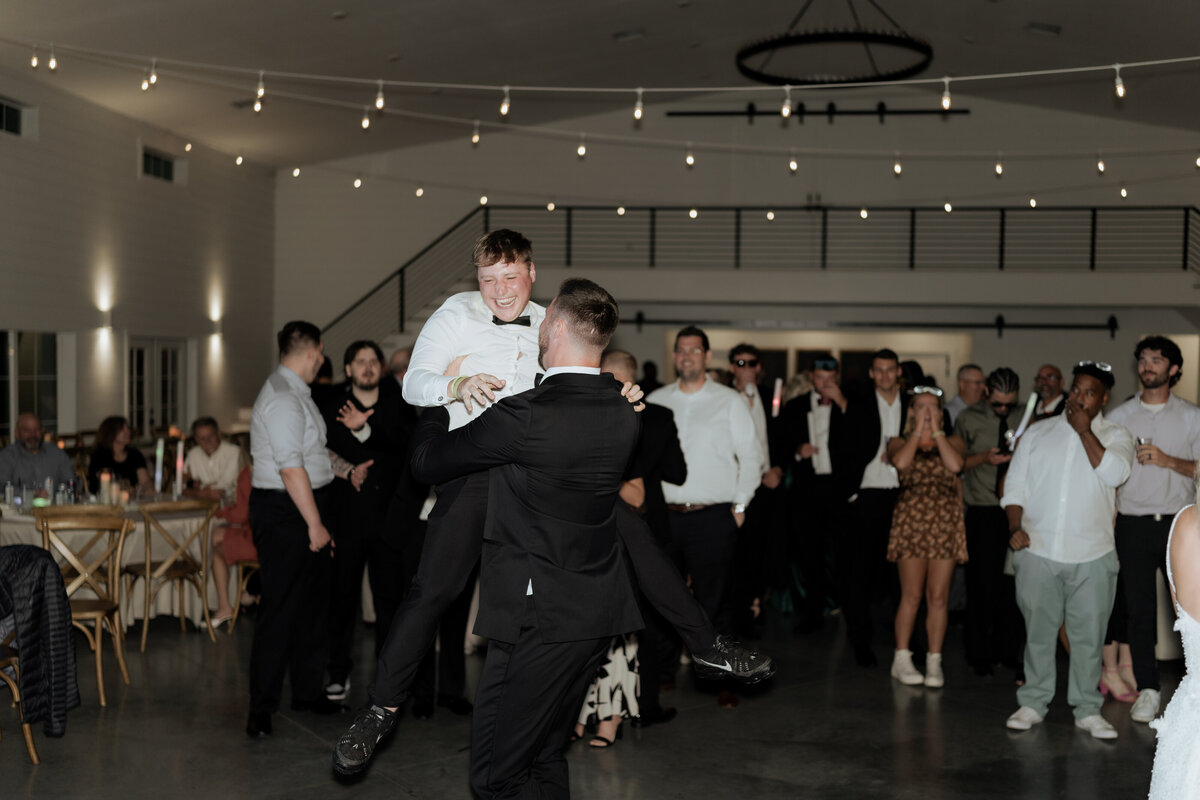 pile-wedding-1075