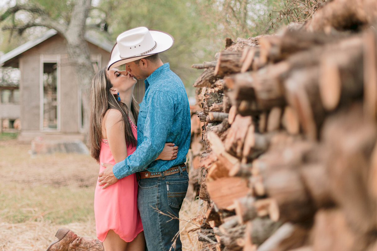 Texas-San-Antonio-Austin-Houston-Wedding-Photographer-Engagement-JL-Farm_0106