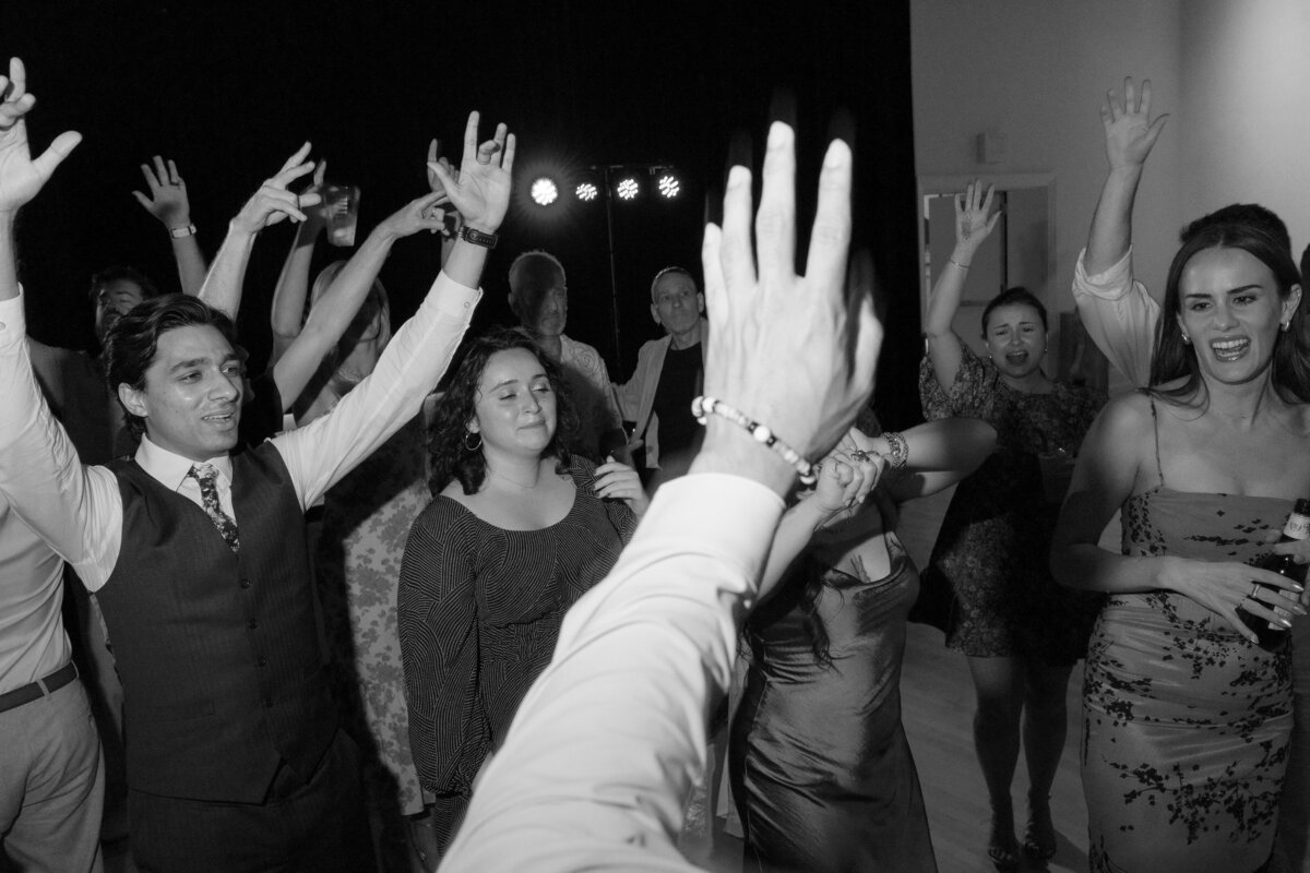wedding-guests-dancing-reception