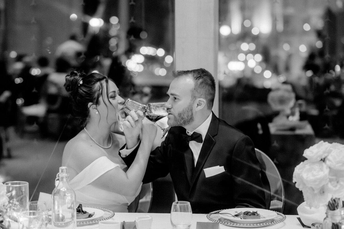 1516 Pascale and Nicolas NAC OBorn Room Wedding Downtown_Ottawa_Photography by Emma