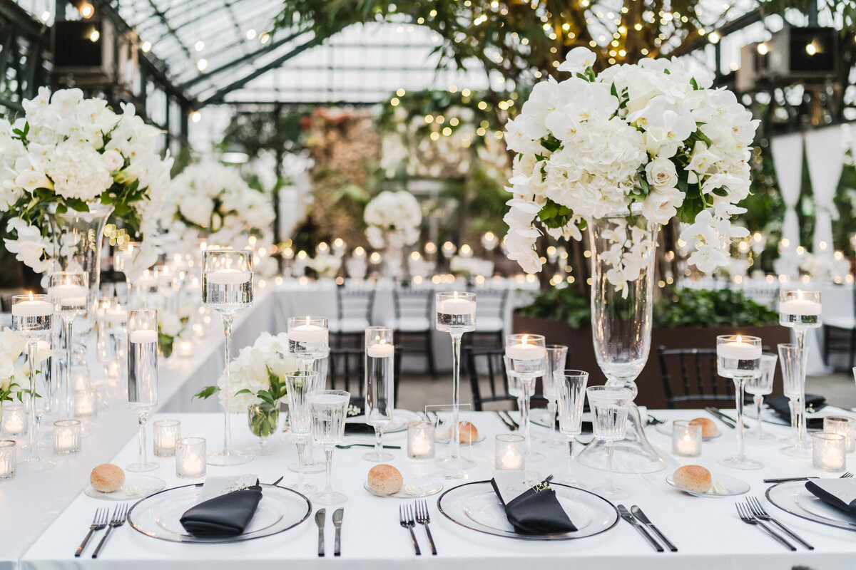 A MODERN ROMANTIC CLASSIC BLACK TIE PLANTERRA CONSERVATORY LUXURY WEDDING IN WEST BLOOMFIELD MICHIGAN BY KARI DAWSON17