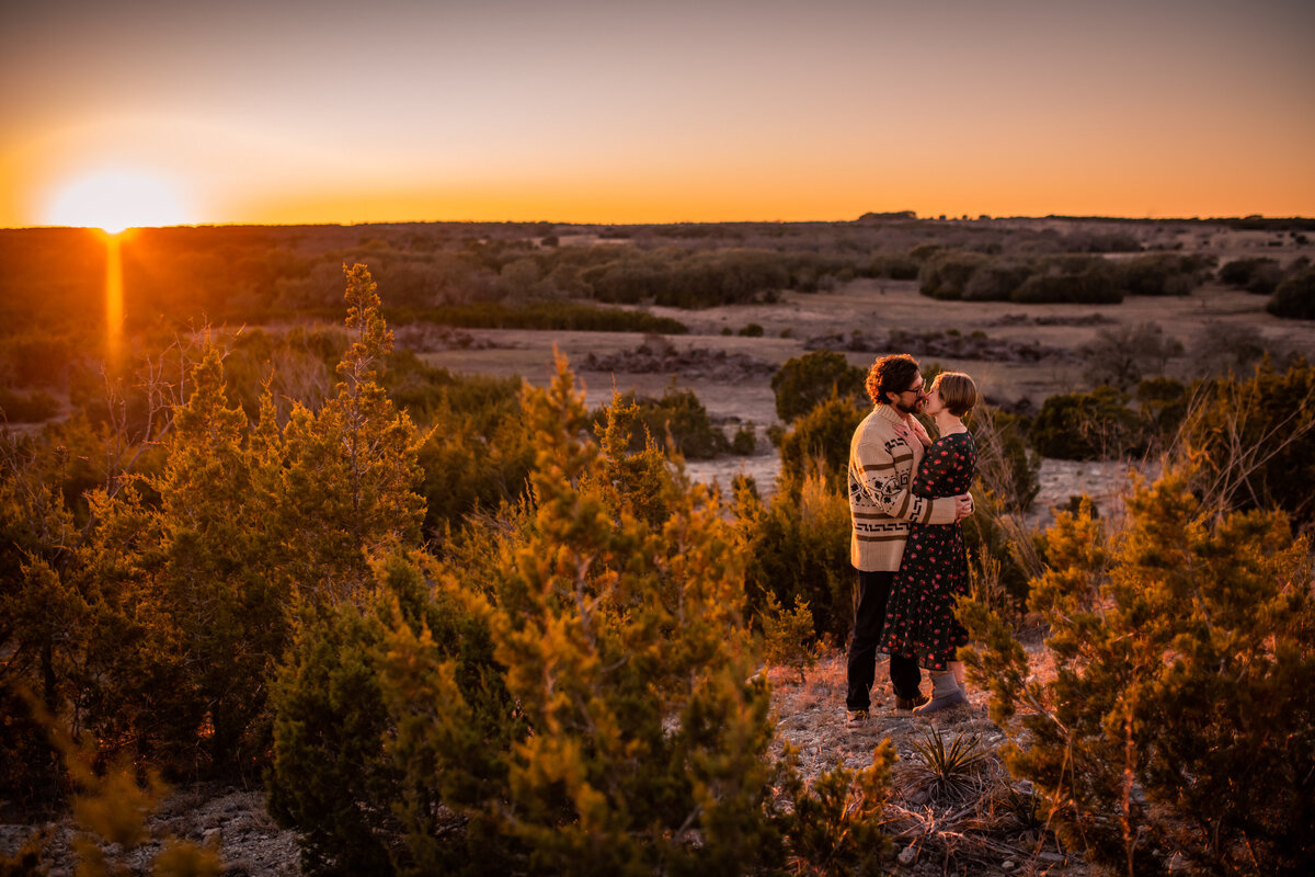 Photographer based in the Texas Hill Country specializing in Weddings, Equine, Family, Senior Graduates Photography and more