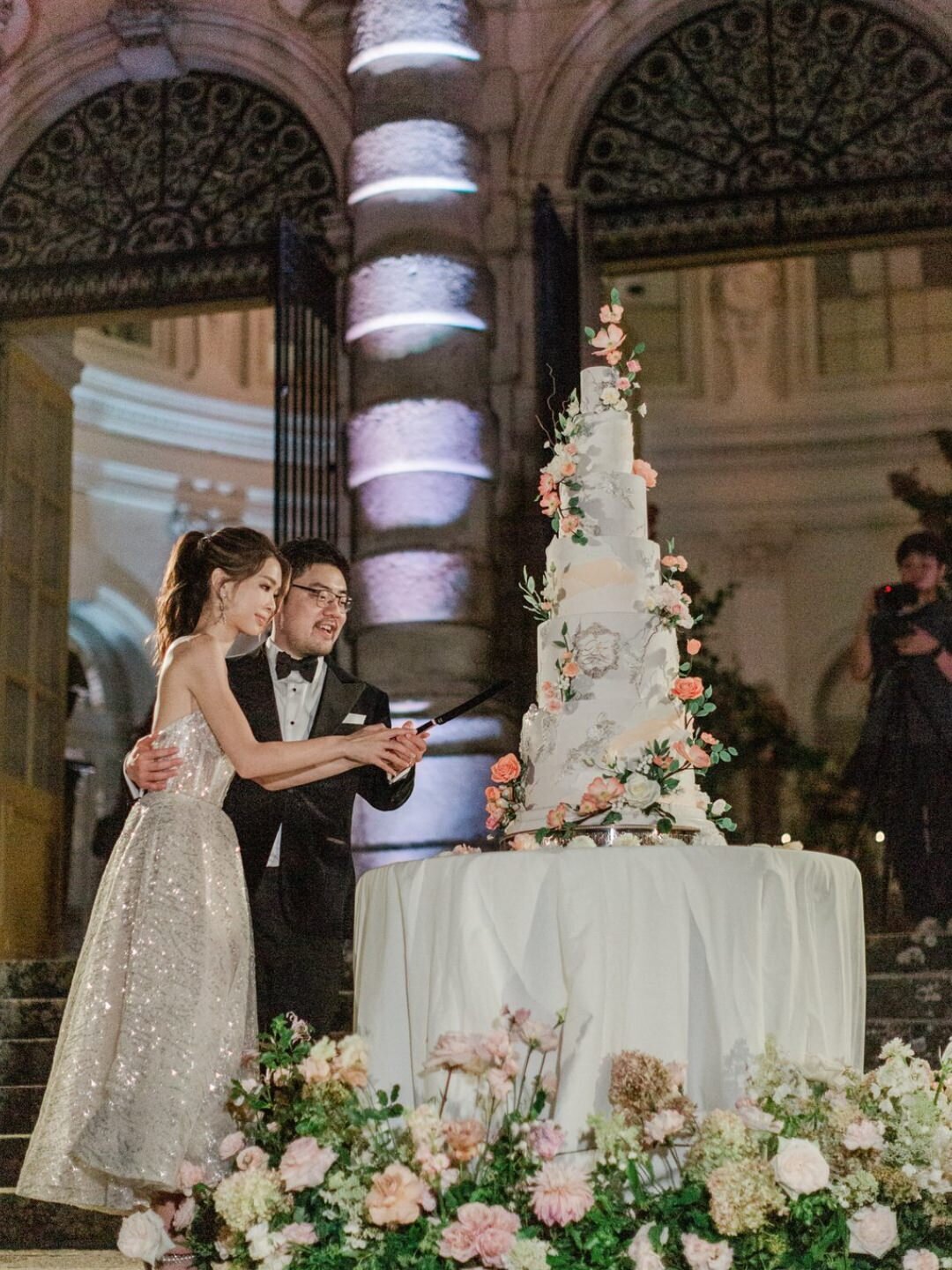 Fairytale Castle Wedding Chateau de Vaux-le-Vicomte France by @alejandrapoupelevents 40
