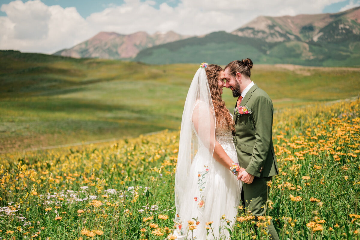 crested-butte-wildflowers-mountain-wedding-garden_0543_blog