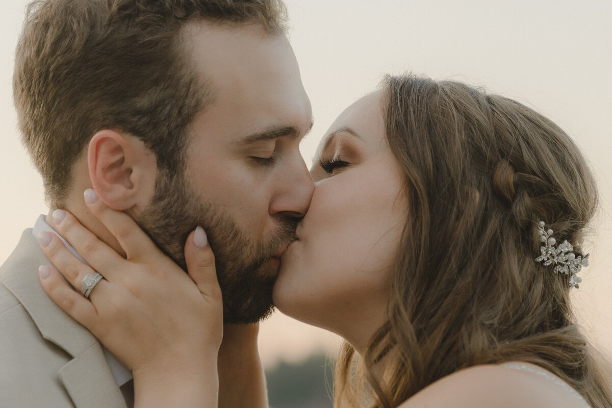 Stephanie-Chase-Wedding-at-the-Lake-Tapps-Bonney-Lake-Seattle-Amy-Law-Photography-136