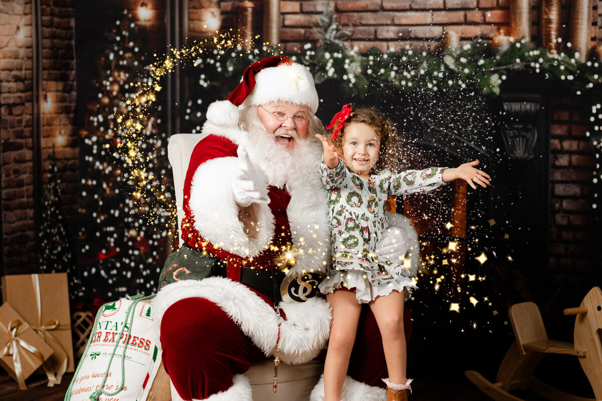 Best NWA holiday photographer, holiday portraits near me, Northwest Arkansas holiday photography, NW Arkansas holiday photos, NWA santa photos