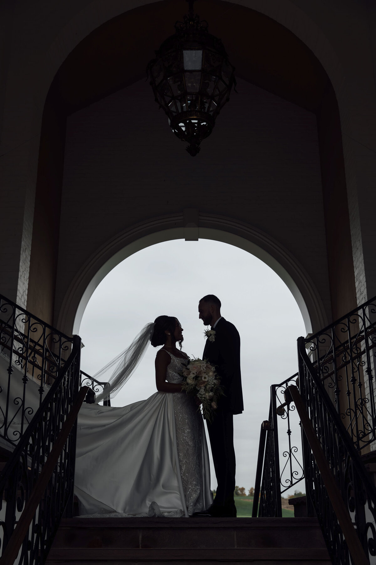 trump-national-golf-club-wedding-photo-bride-groom-silhouette-venue-bedminster-new-jersey