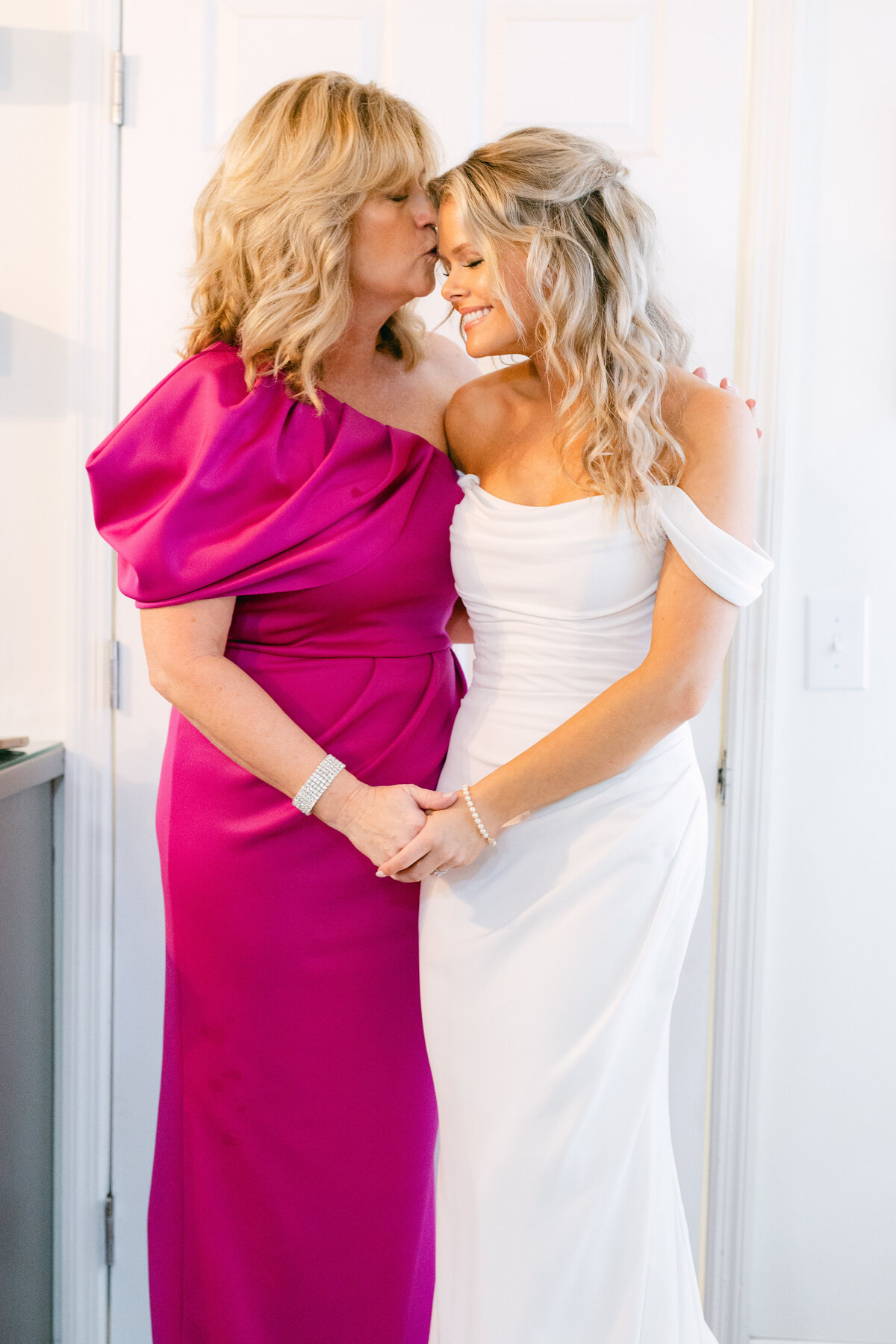 Katherine Horton Photography Sarah & Trey's Wedding Day Bride Getting Ready 078