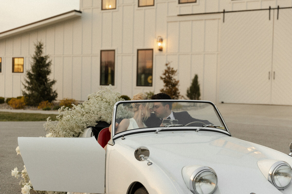 WeddingWhiteIronRidgeDawnCaltonPhotography-16