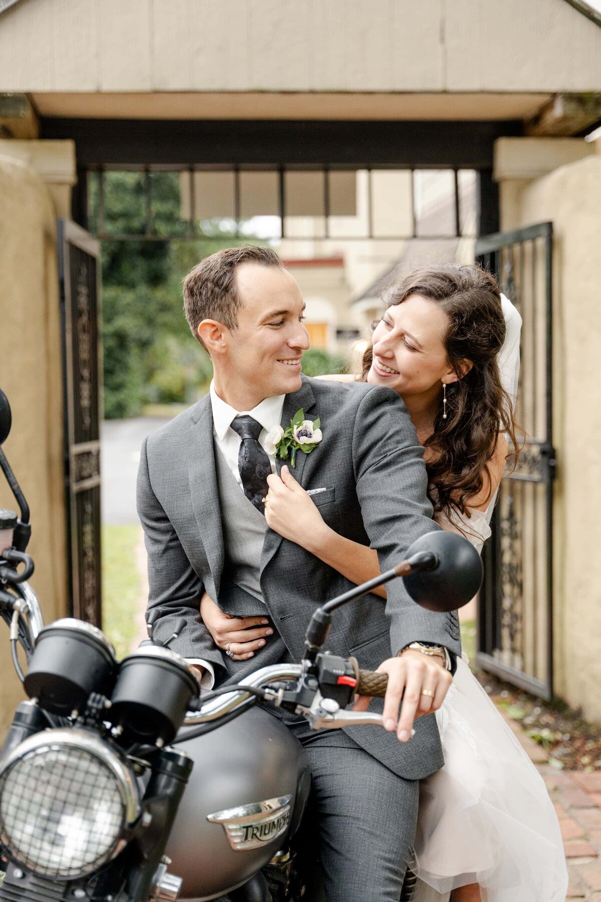 Klarissa-Lissette-wedding-photographer-Virginia-Emily-Chris-21