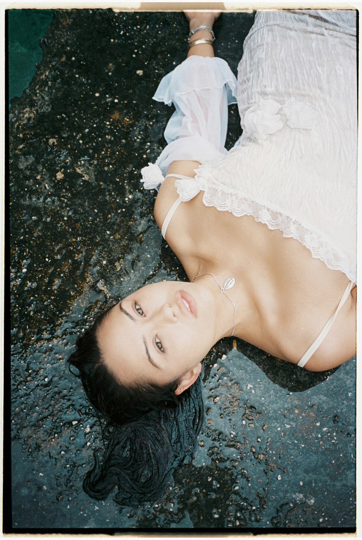 couple session by the sea inspiration ideas