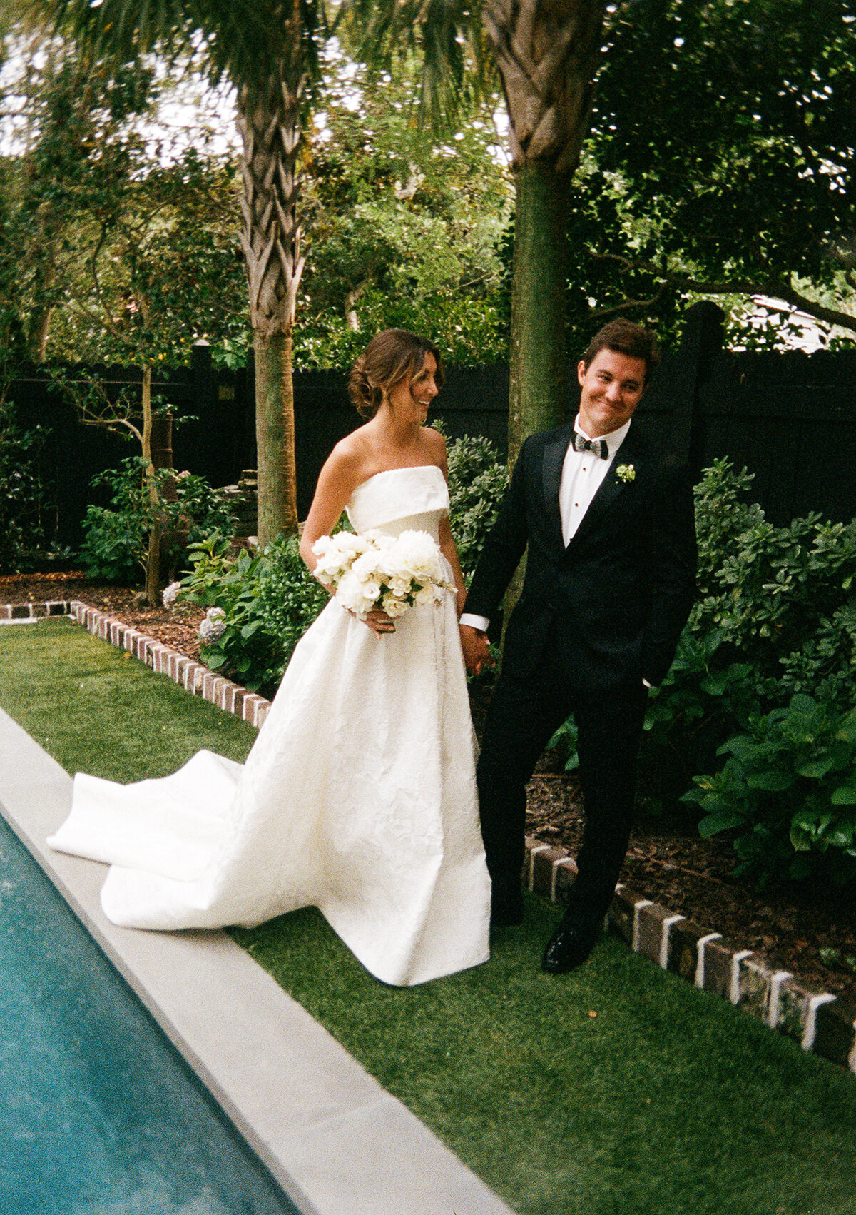 Classic Charleston Wedding on film by Sarah Bradshaw-003