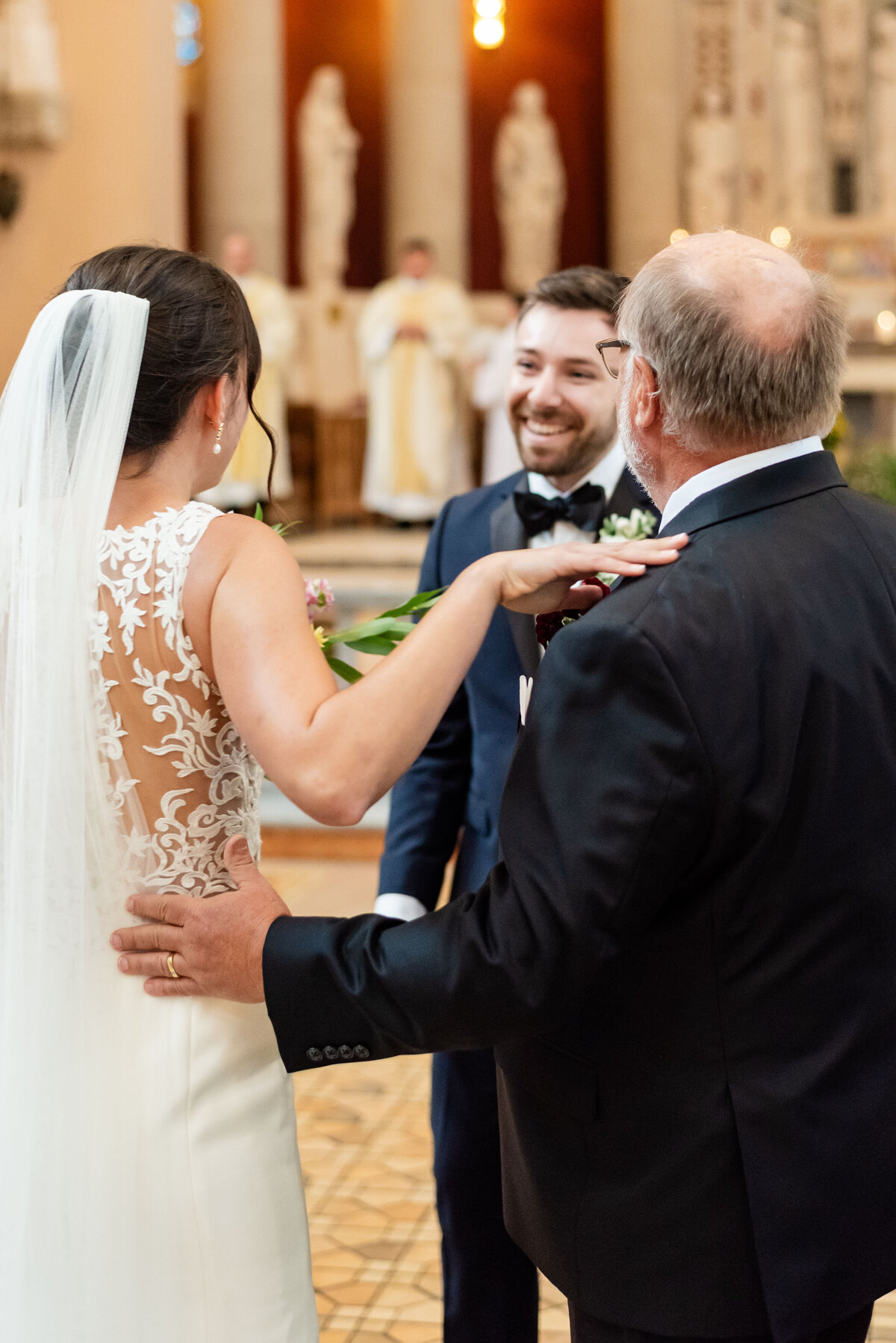elizabeth-andrew-st-thomas-more-catholic-wedding-photo-11