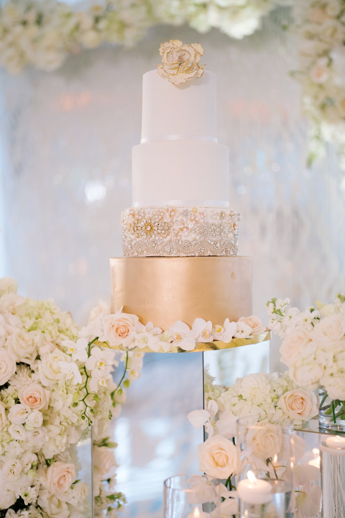 white-gold-luxury-wedding-cake - 2