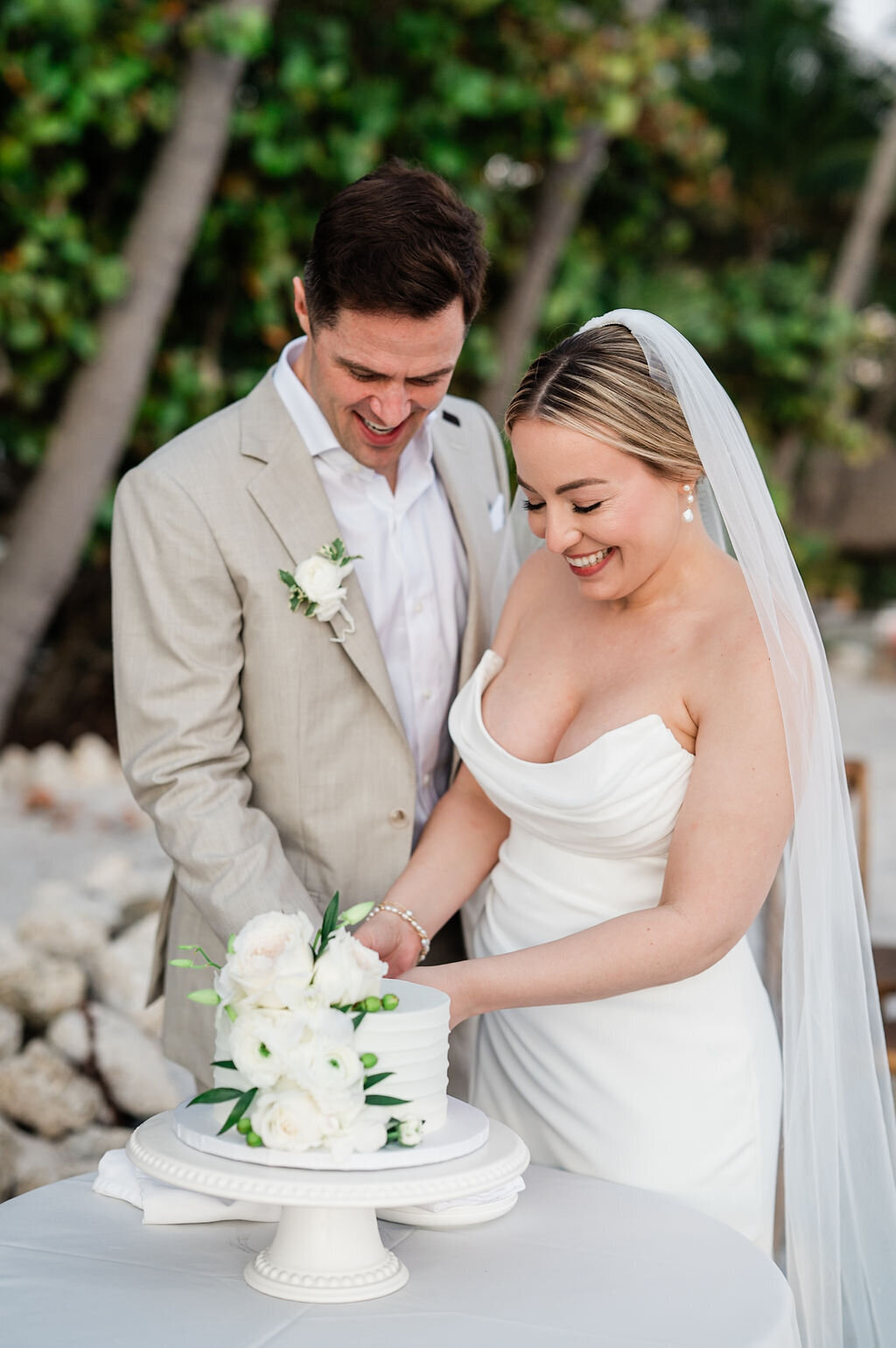Cassie+DerekLittlePalmIsland-436