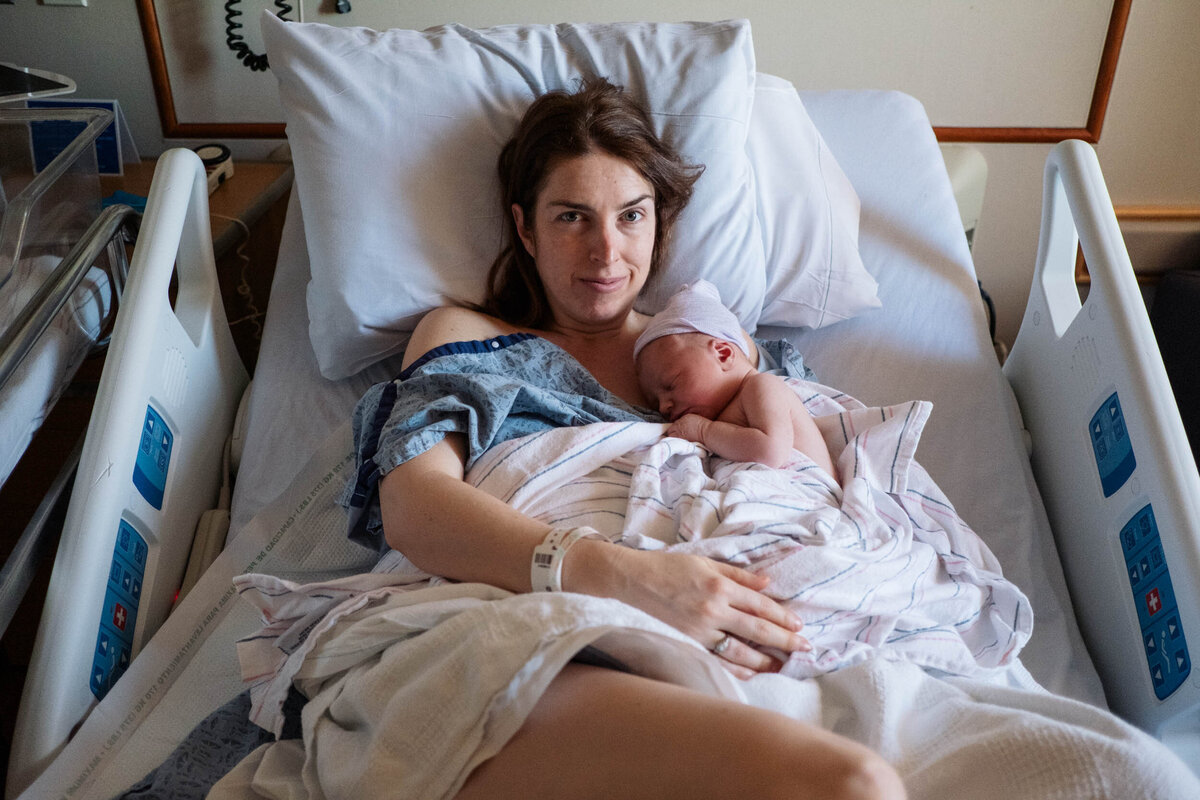 candid-natural-boston-newborn-family-photographer-zev-fisher-018