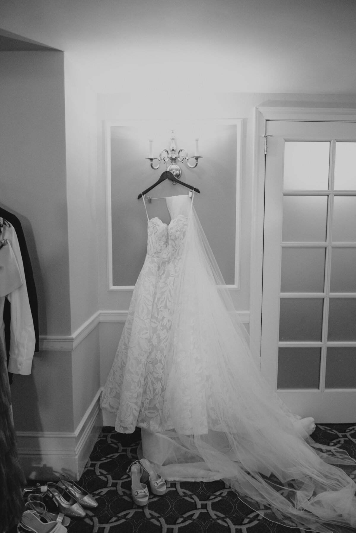 Faye-Fern-Creative-MariaBLung-Meg-Brandon-New-York-Athletic-Club-St-Patricks-Cathedral-Wedding-Details-31