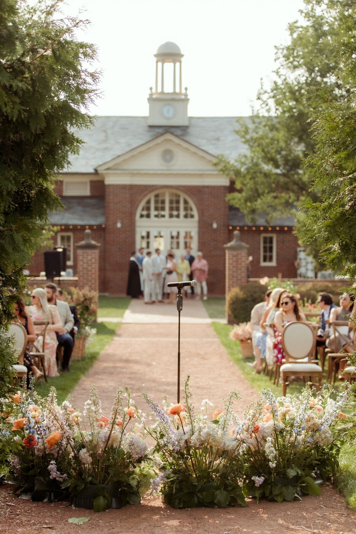 wedding-ceremony-setup-at-elawa-farm