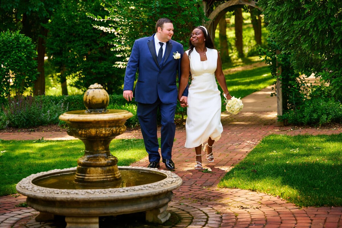 rosalia-ryan-walking-fountain-dubuque-arboretum