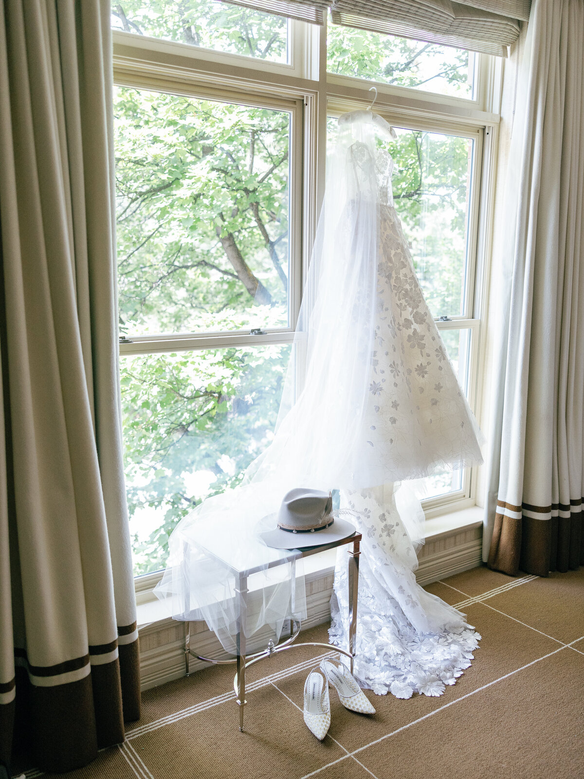 t-lazy-7-wedding-2