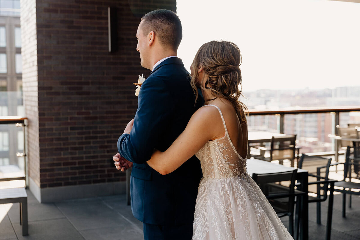 city-view-lofts-modern-downtown-chicago-wedding-017