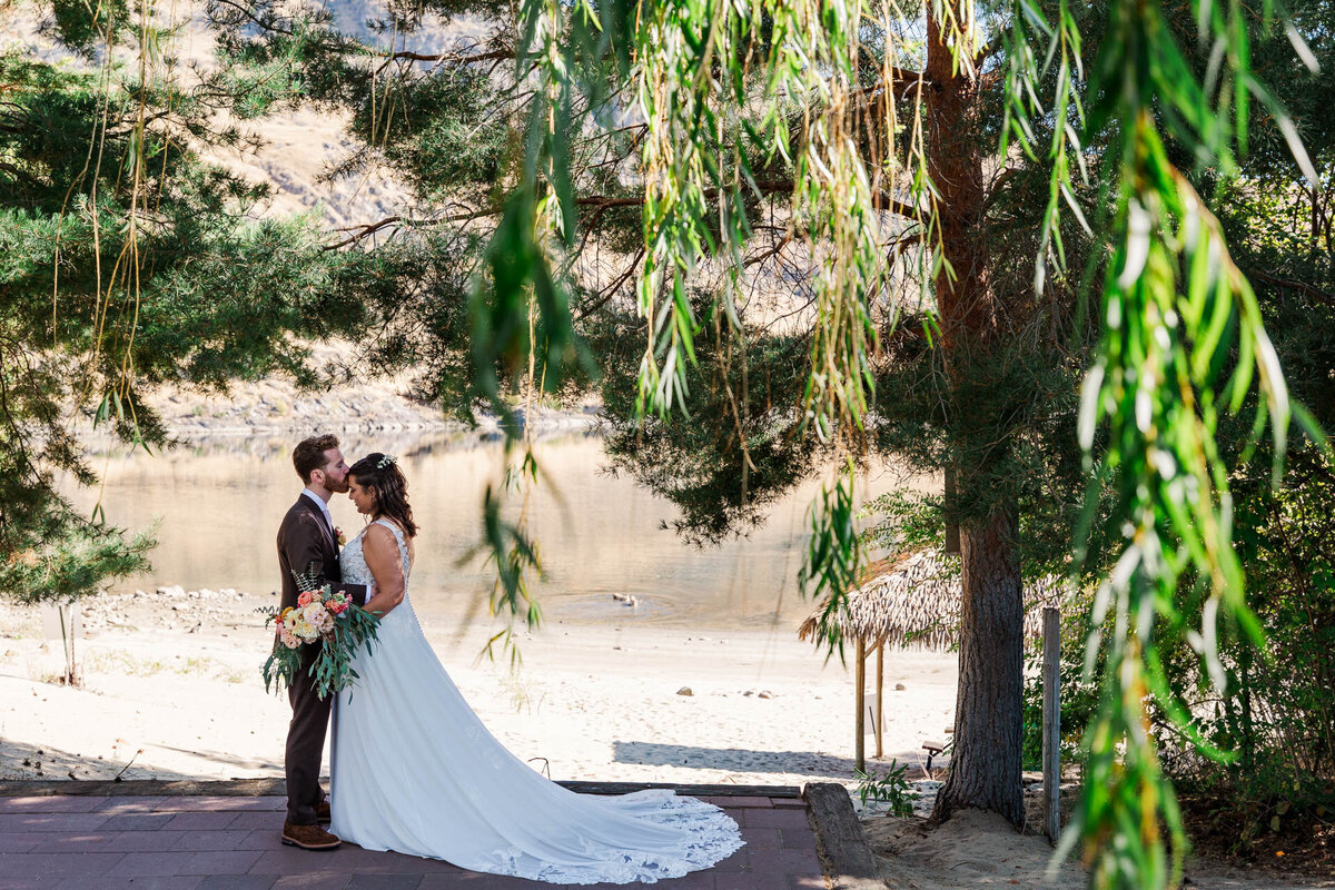 Rio-Vista-Winery-Wedding-Chelan-WA-30