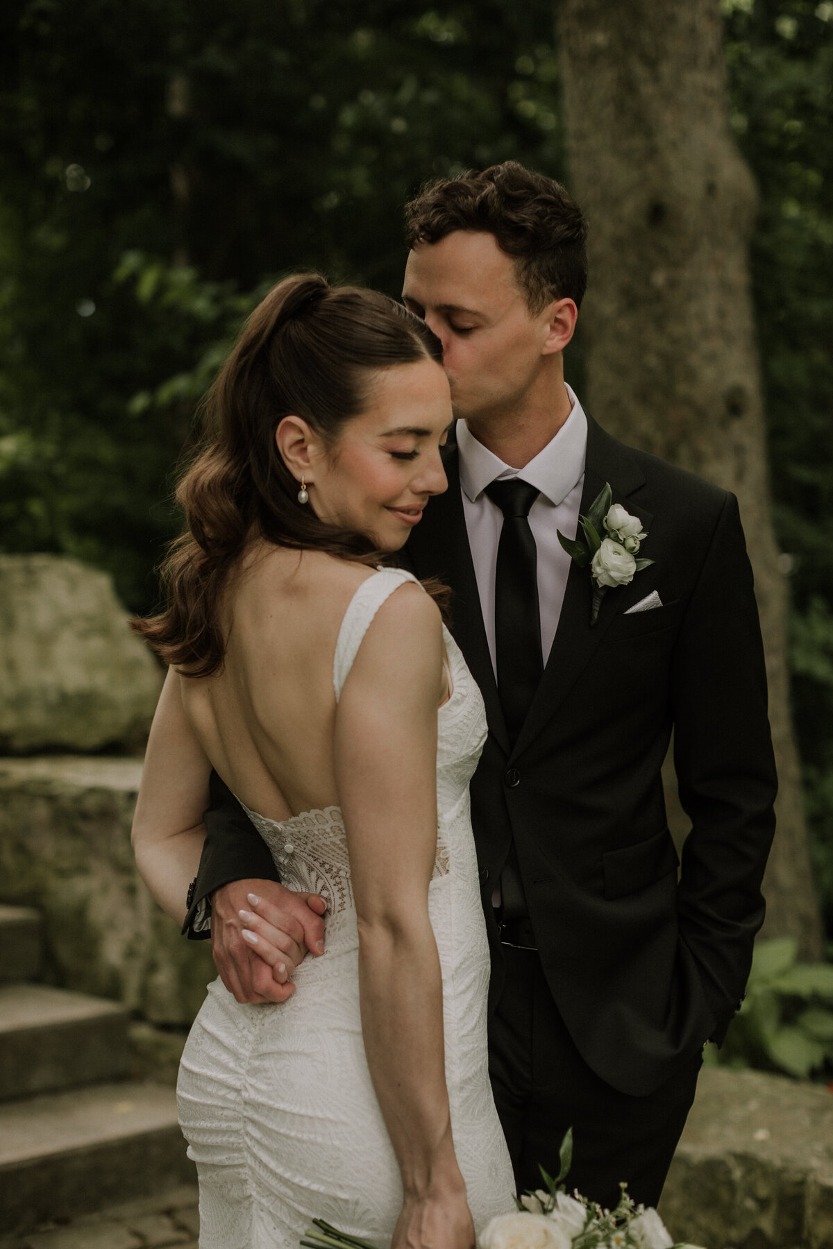 rebecca-adrian-wedding-queens-landing-niagara-on-the-lake-summer-water-14
