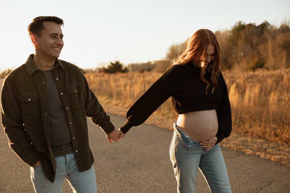 Outdoor maternity session by Richmond VA Wedding Photographer