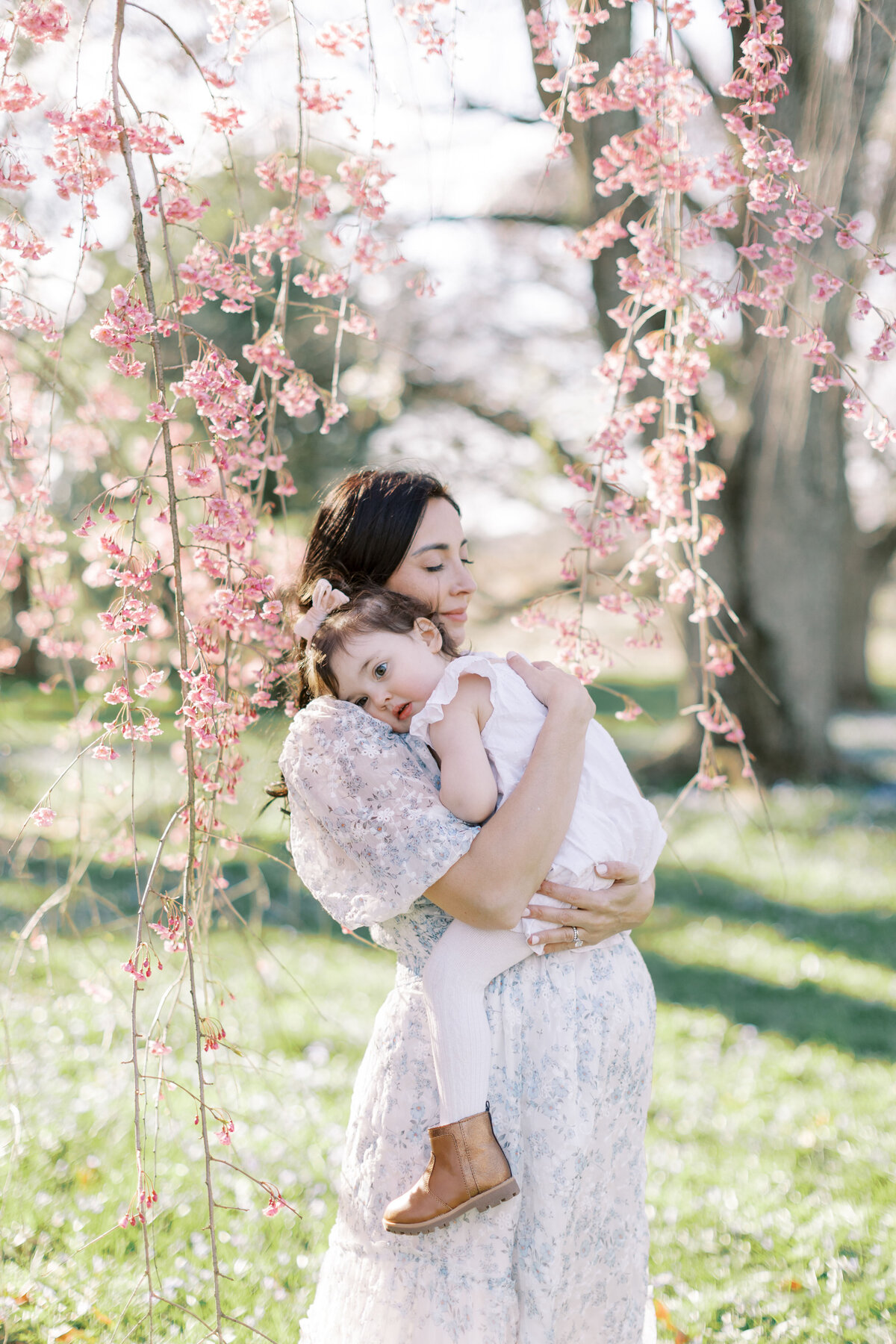 Philadelphia maternity photography session in a park - 7