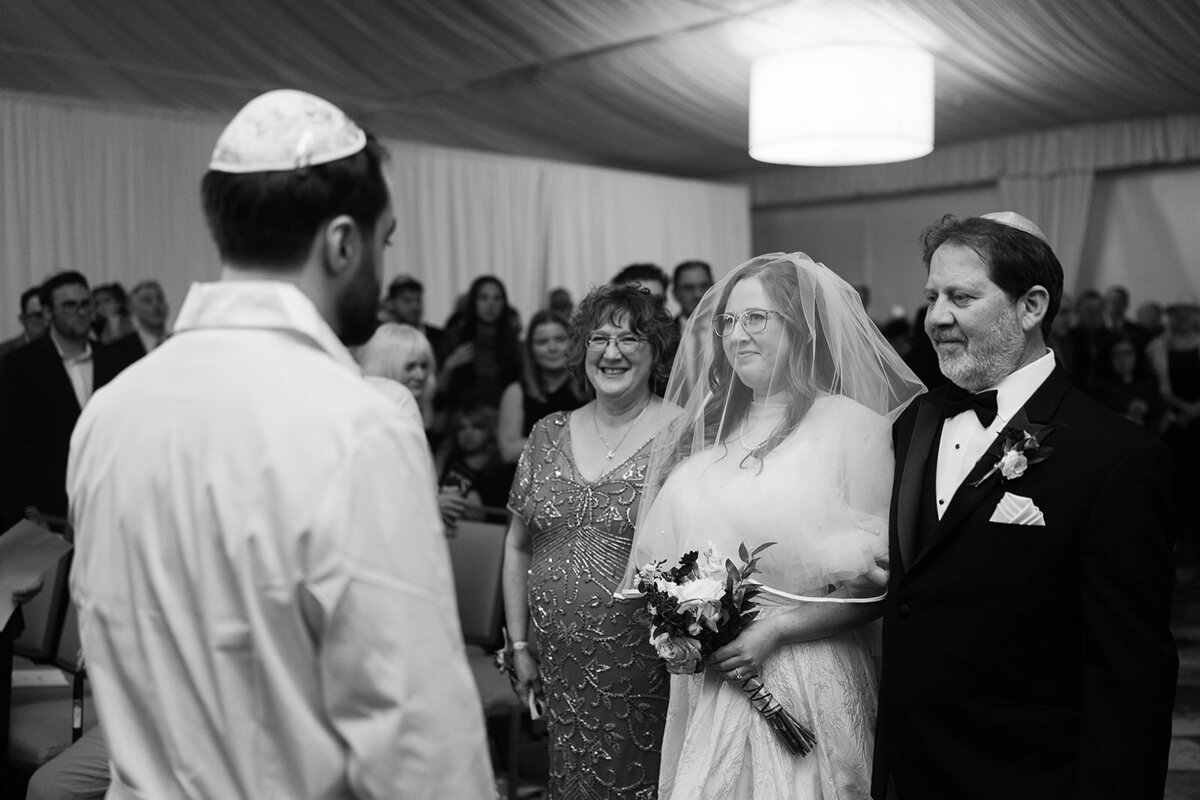 Eliana-Melmed-Photography-Chicago-LosAngeles-Jewish-WeddingPhotography-Chuppah-00100