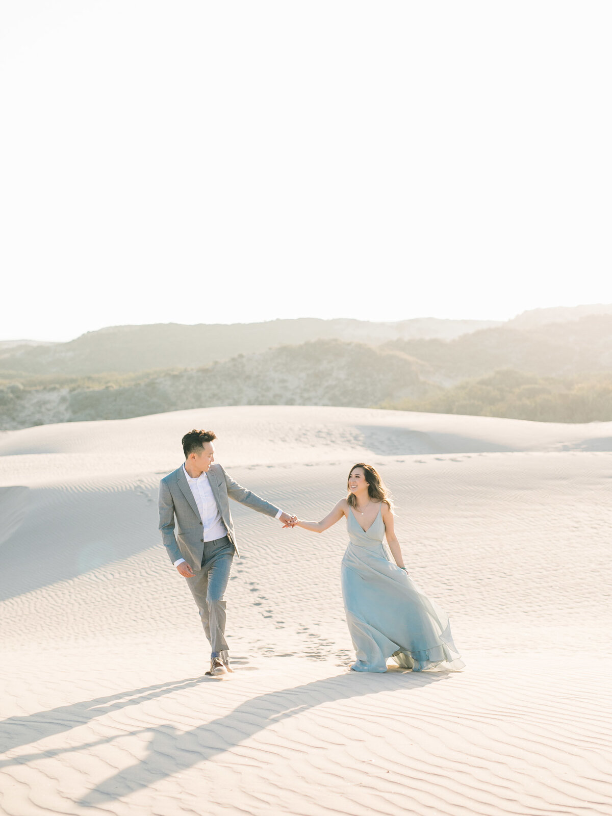 sand-dune-engagement-photos-17