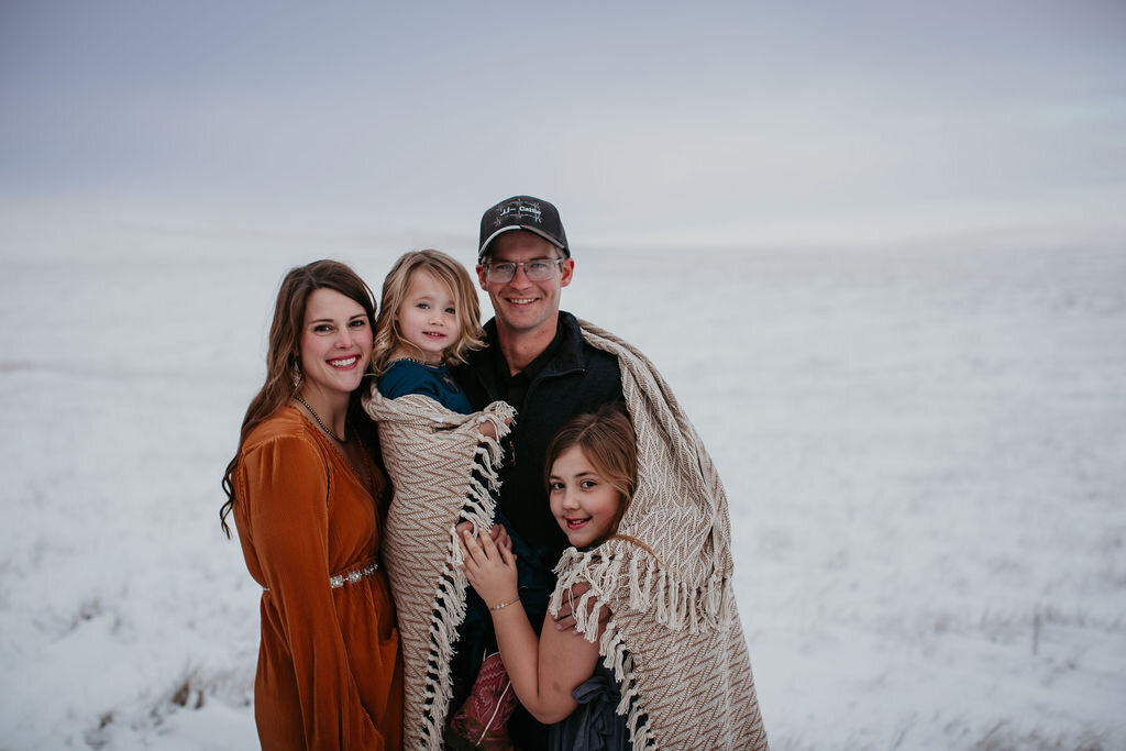 Family photoshoot in Richey, Montana