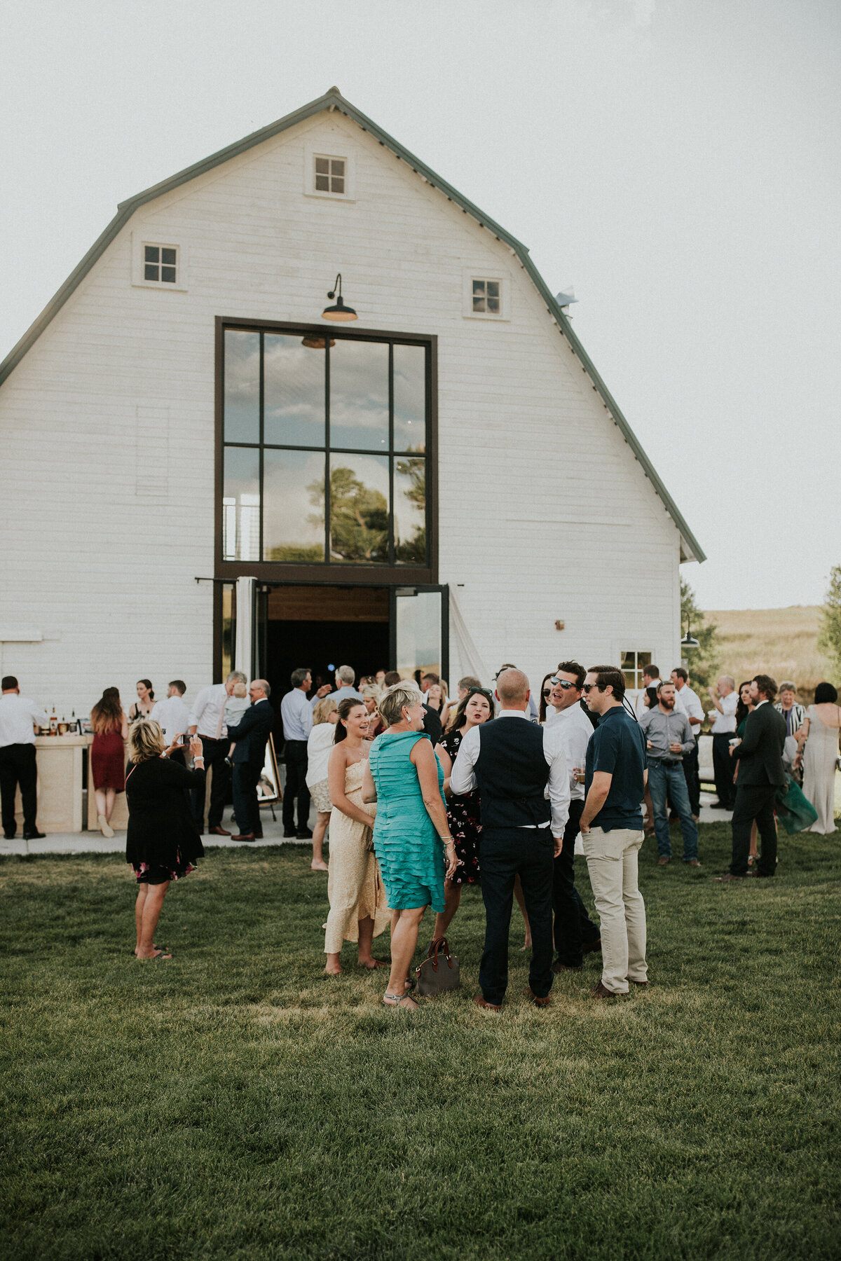 outdoor-barn-wedding-photography-montana-30