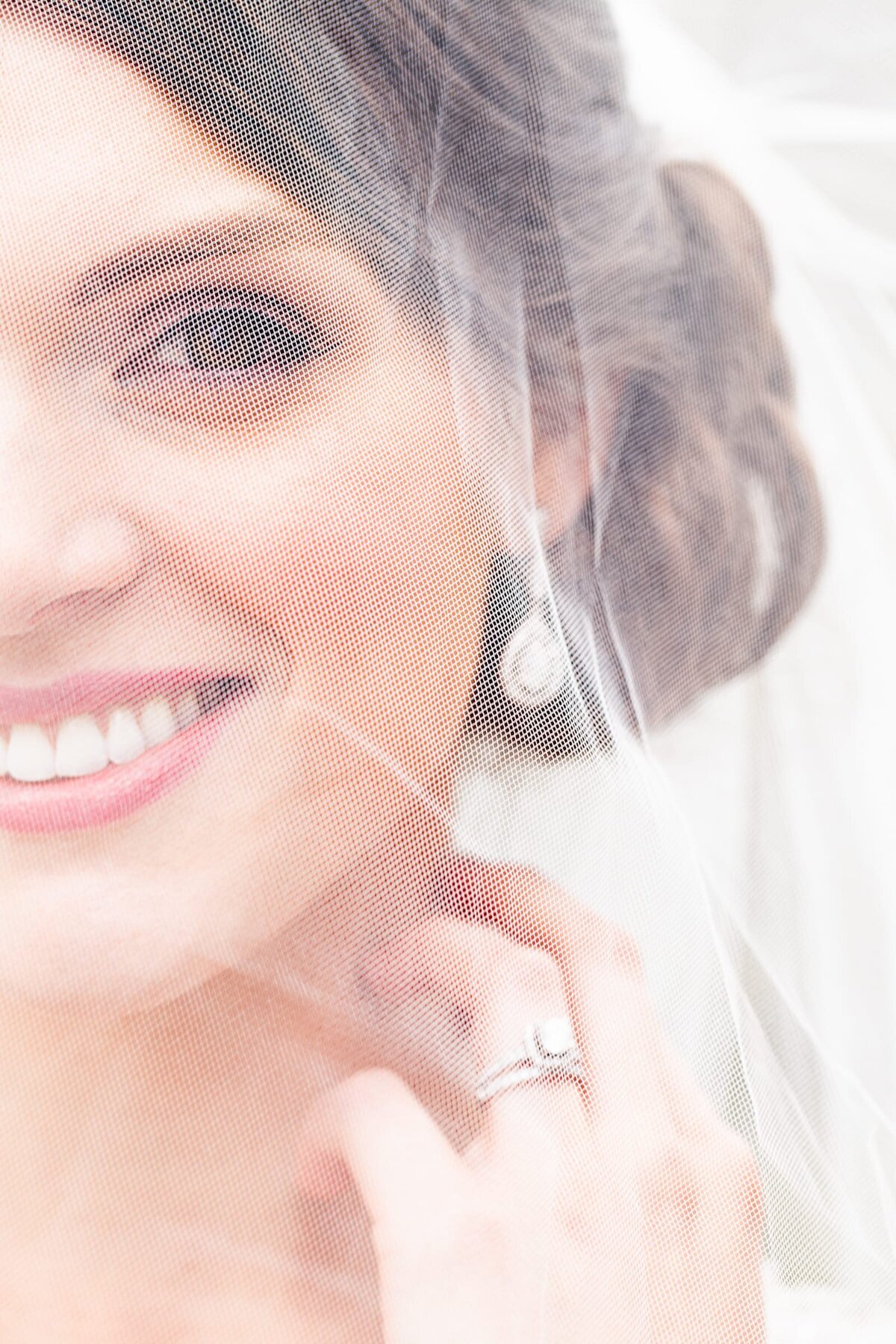 bride-veil-teardrop-earrings