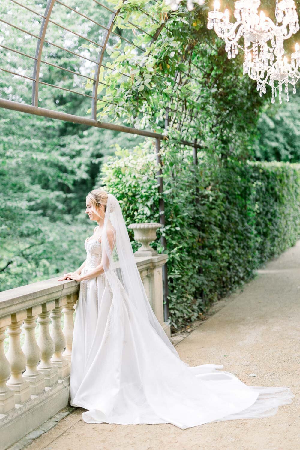 Savoia castle bride