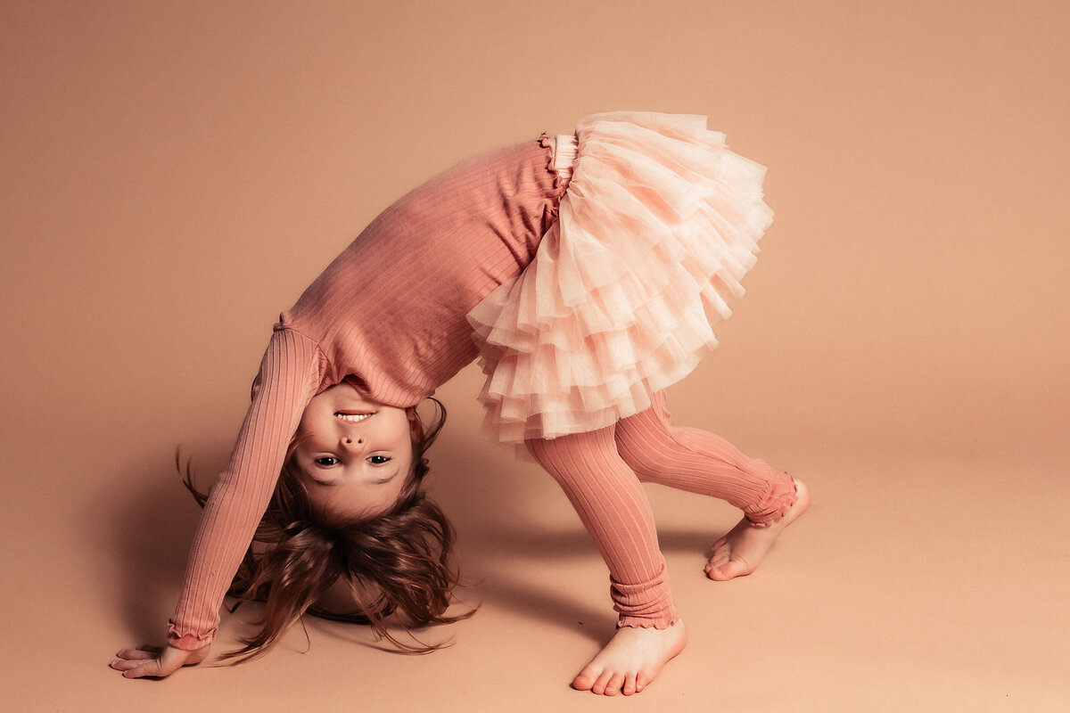 studio-personality-portrait-of-child-in-tutu