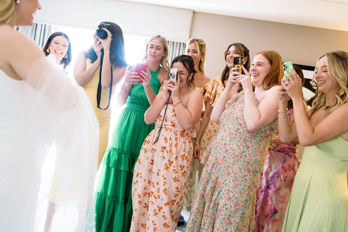 8-bridesmaids-cameras-photos