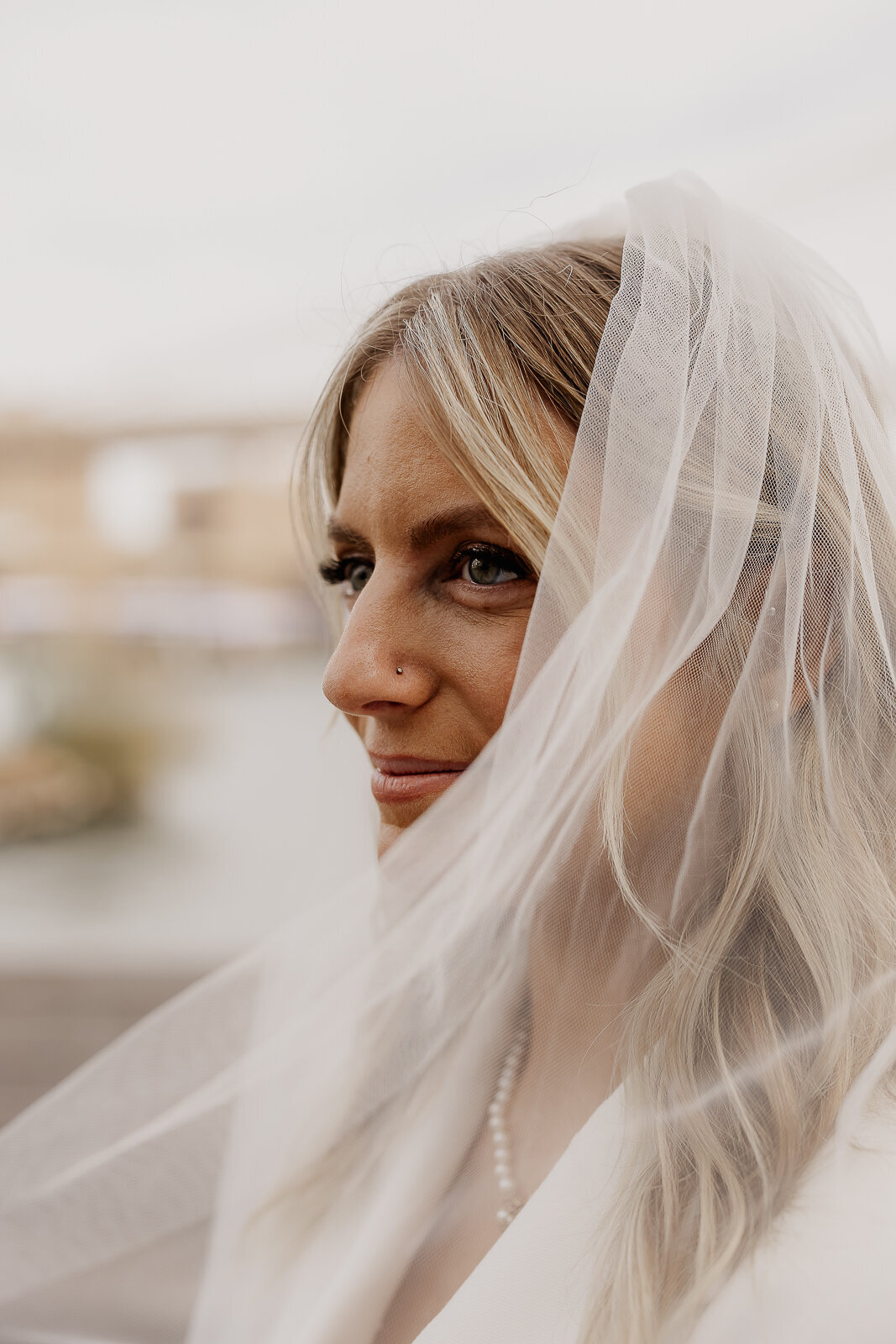 intimate wedding photographer brooklyn bridge