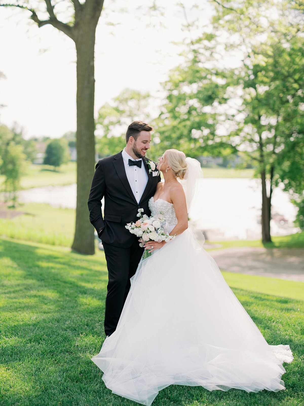 Oak-pointe-country-club-wedding_1387