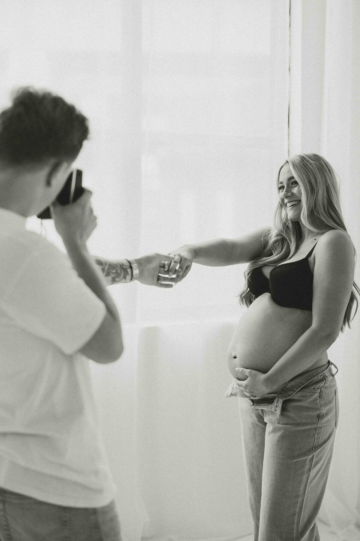 MaddeeMaternityBW-56
