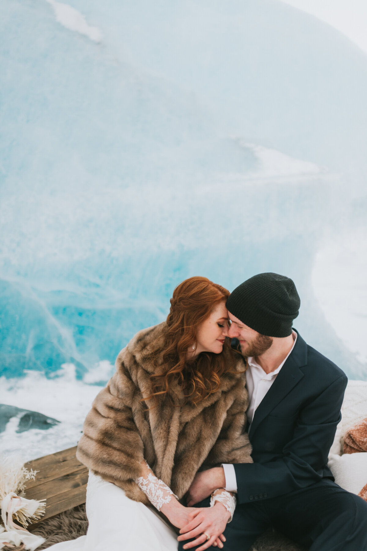 knik-glaicer-winter-elopement-donna-marie-photography3