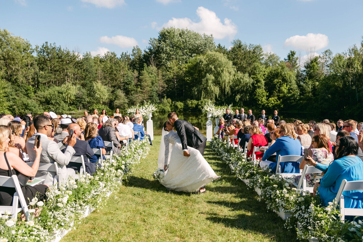 515-Mount-Alverno-Luxury-Resorts-Toronto-Canada-Stefanie-Mark-Wedding-21