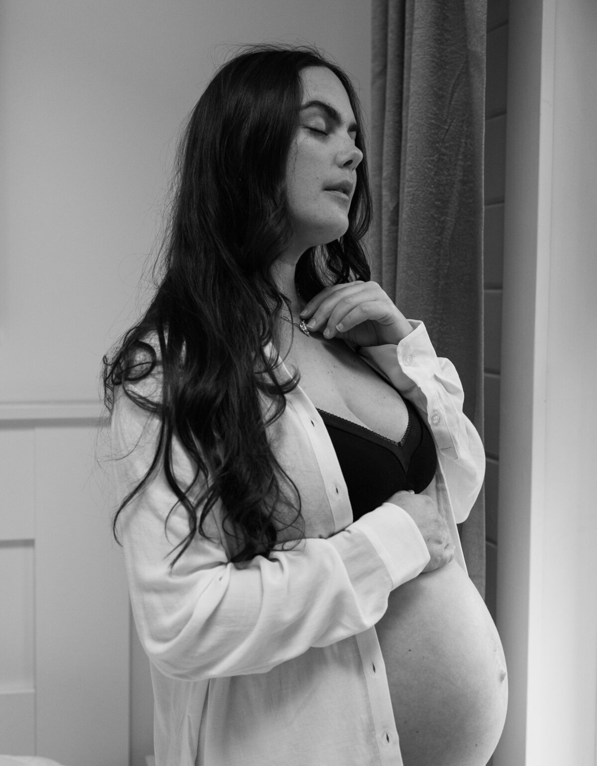 Kira - Maternity - At Home - Gaby Potter Photography - Jan 2025 -11