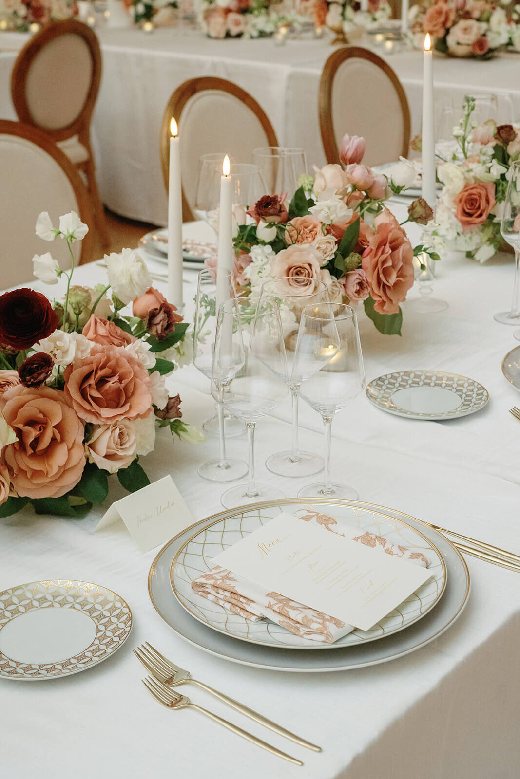 jane-steven-springvale-floral-perry-belmont-house-wedding-reception-10