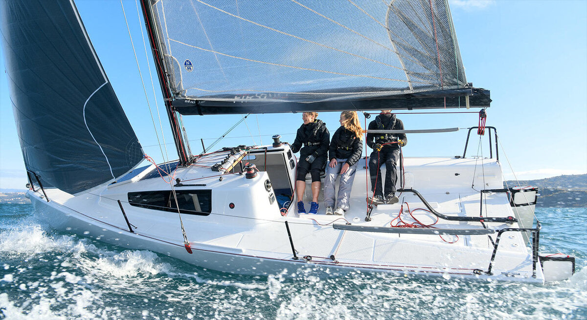beneteau-first-24SE-exterior-2
