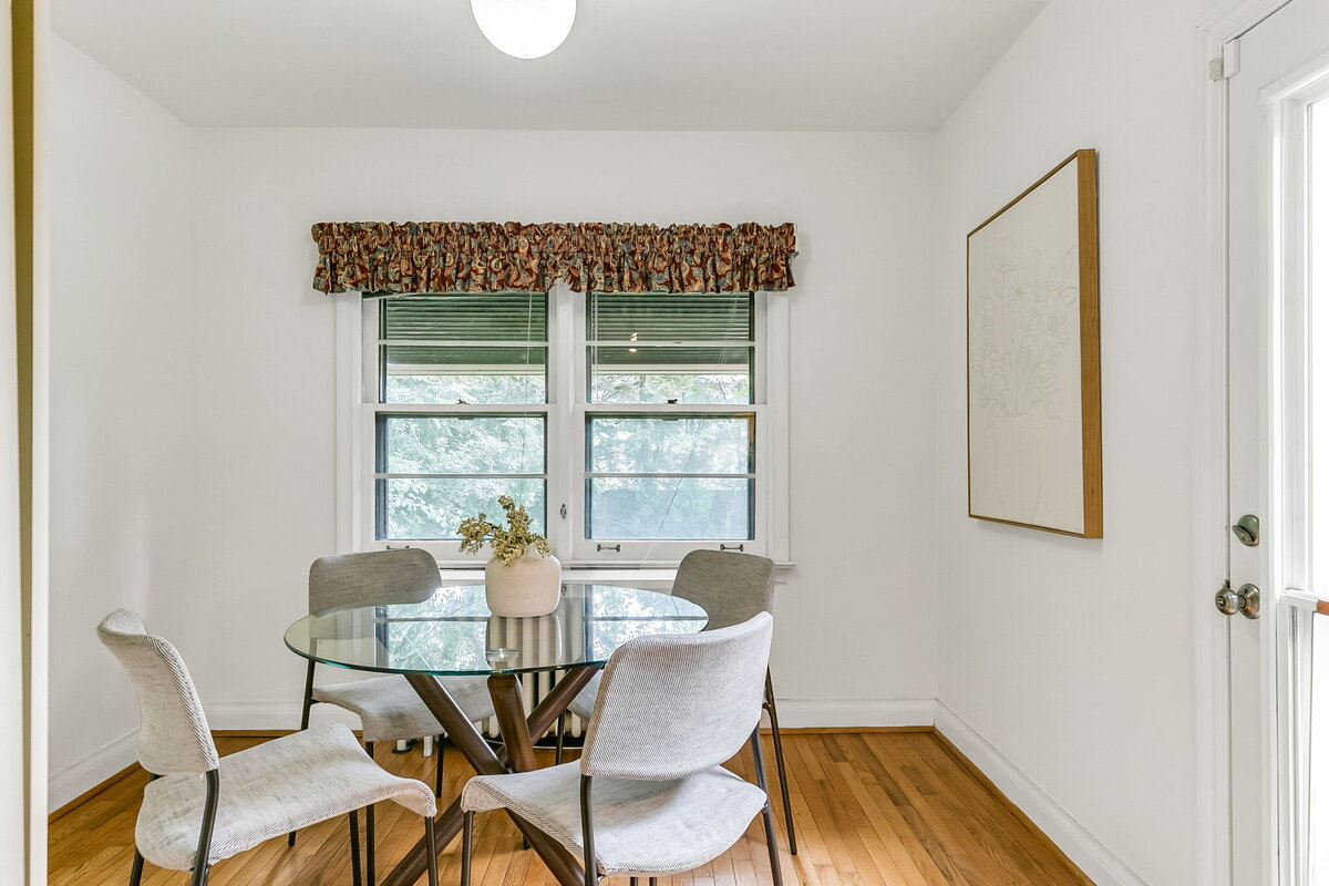 27-web-or-mls-17_001_Breakfast Area