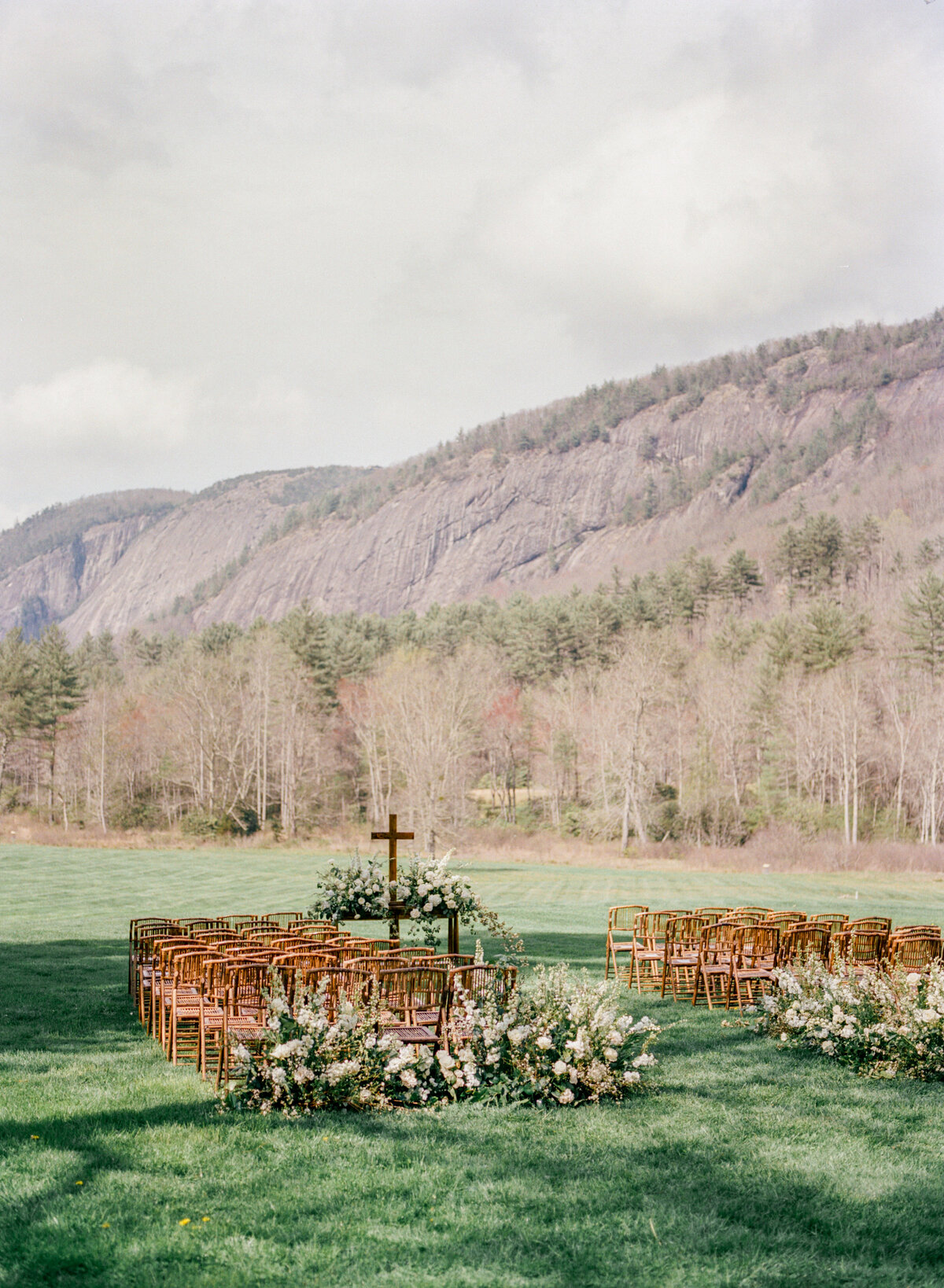 12-lonesome-valley-wedding-ceremony-chairs
