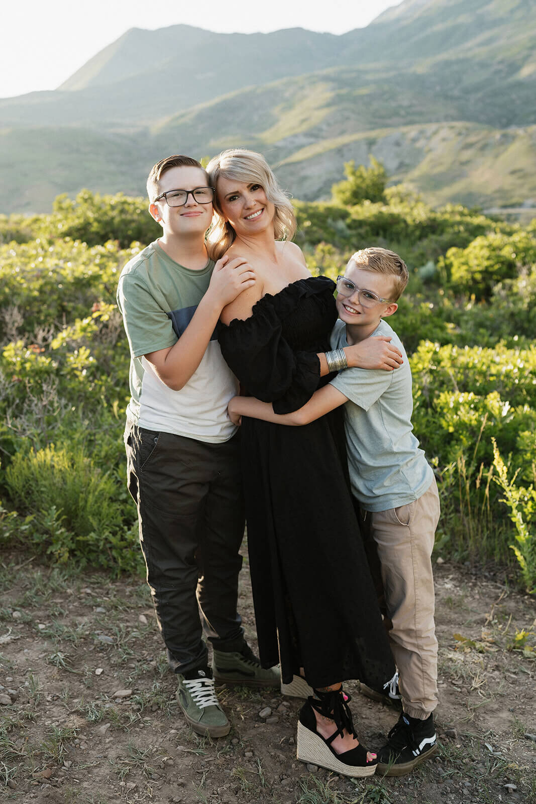Mother-with-her-sons-family-session-Las-Vegas-photography