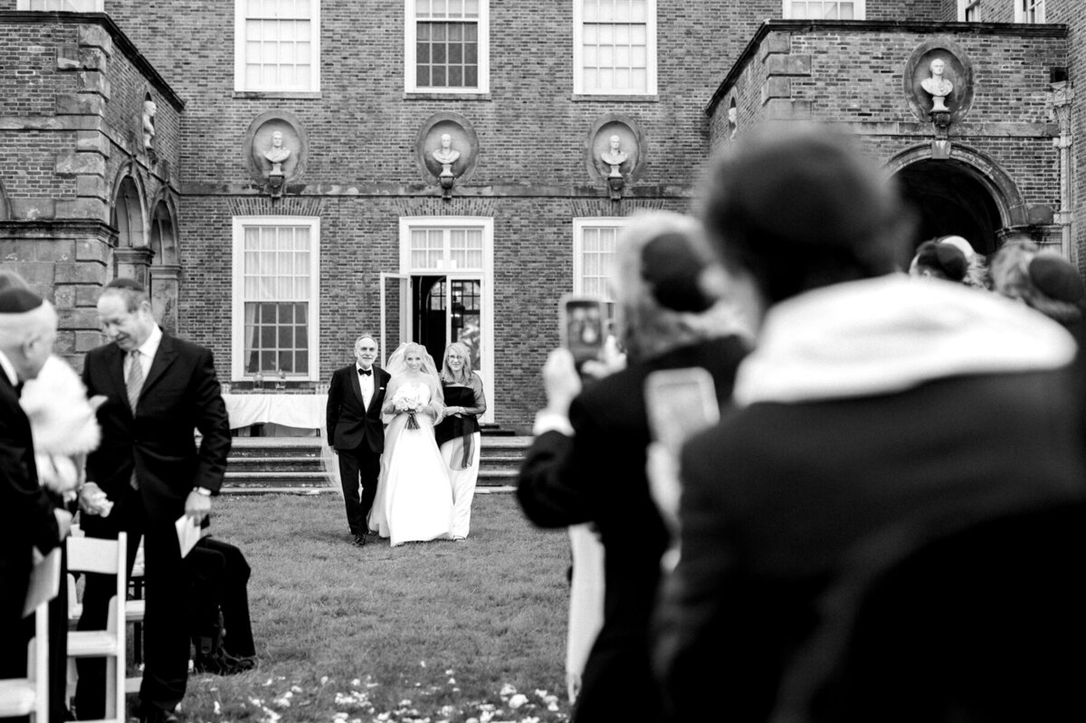 castle-hill-on-crane-estate-wedding-photographer-photo-115